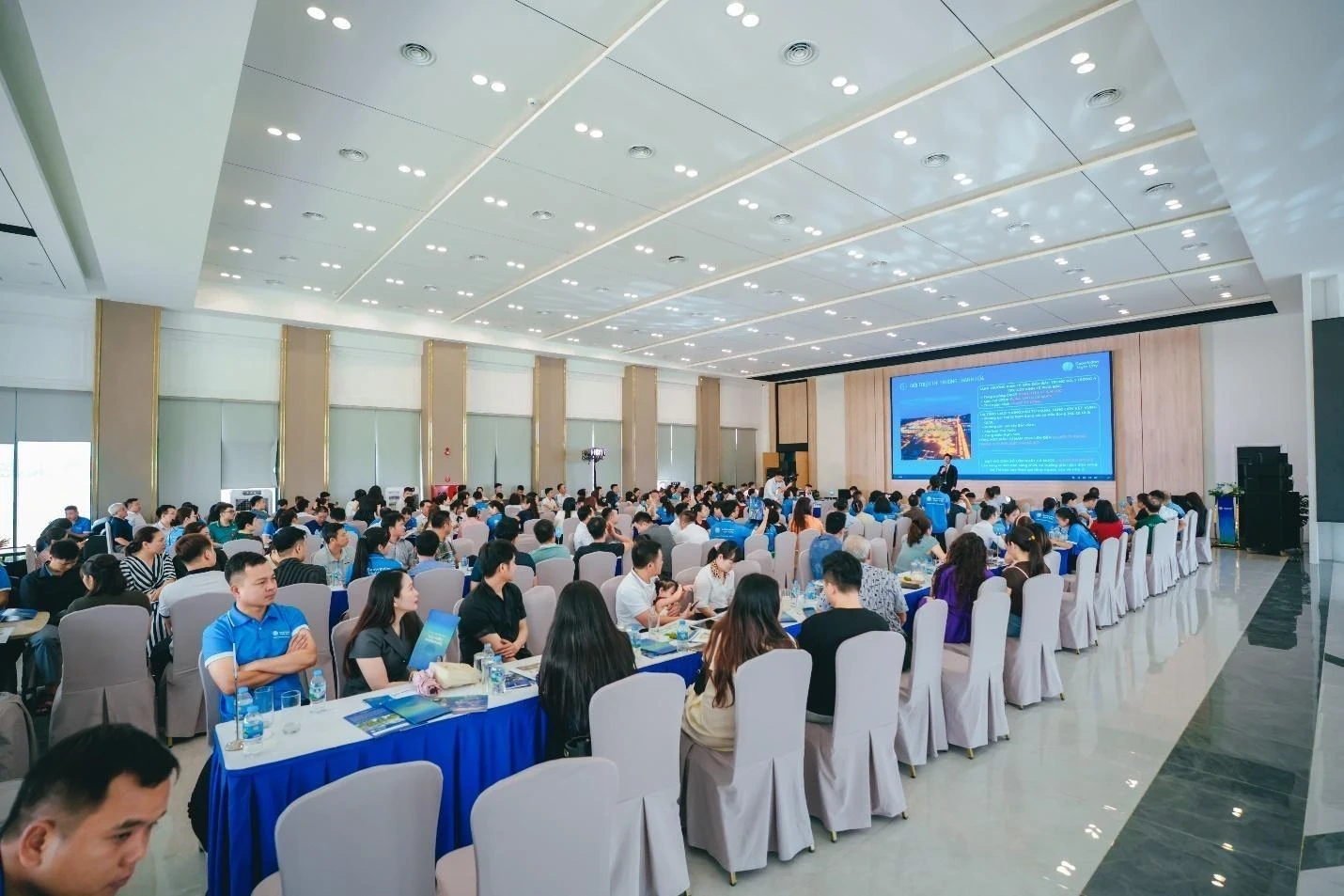 Giới đầu tư đổ về sự kiện “Bừng sáng bên sông Mã” tận hưởng ưu đãi đặc quyền tại Eurowindow Light City