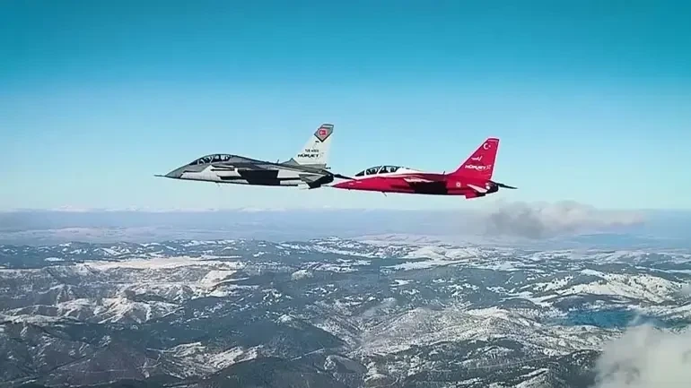 Thổ Nhĩ Kỳ trình diễn khí tài quân sự bên lề Hội nghị Thượng đỉnh NATO