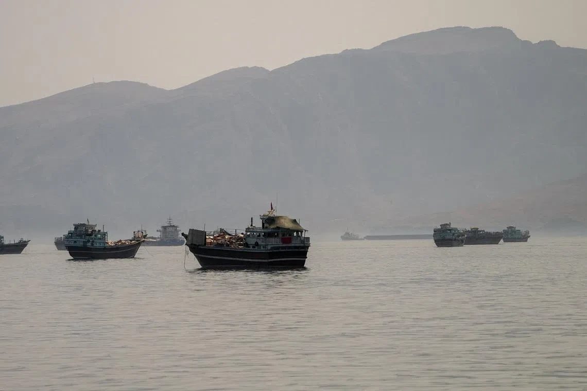 Oman và Iran họp bàn về Hormuz