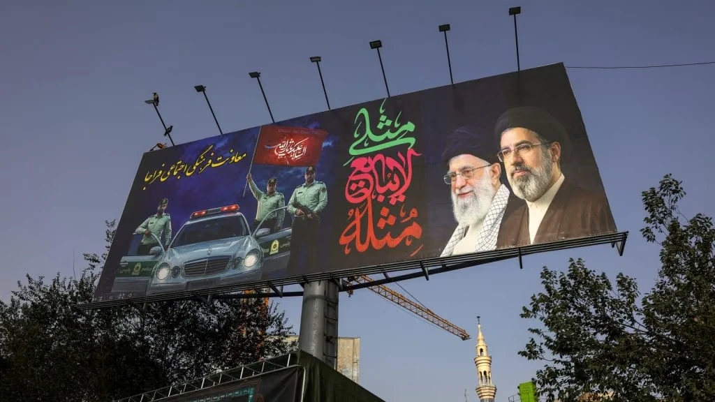 Iran tiến hành tang lễ Đại giáo chủ Ali Khamenei