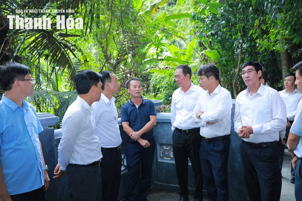 Đoàn đại biểu tỉnh Thanh Hóa dâng hương tri ân các Anh hùng liệt sĩ tại tỉnh Quảng Trị