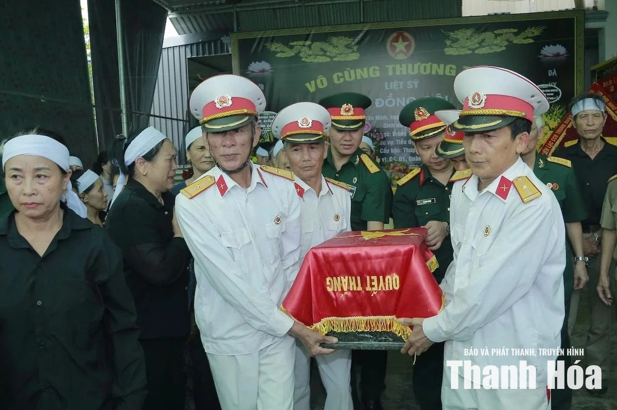 Đón hài cốt liệt sĩ Lê Đồng Cội về an táng tại quê hương