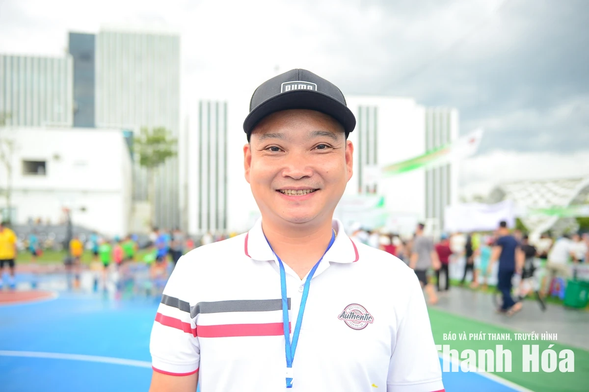 Vỡ òa cảm xúc trong ngày đăng quang 