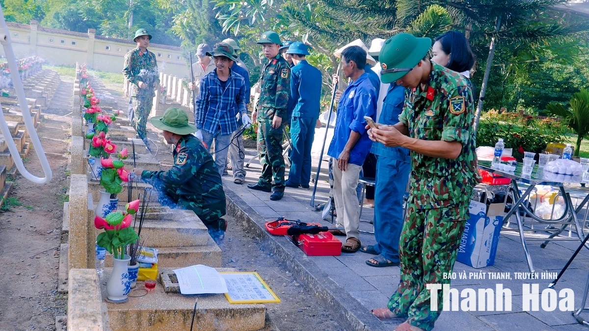 Lấy và bàn giao mẫu hài cốt liệt sĩ tại Nghĩa trang liệt sĩ Thạch Thành
