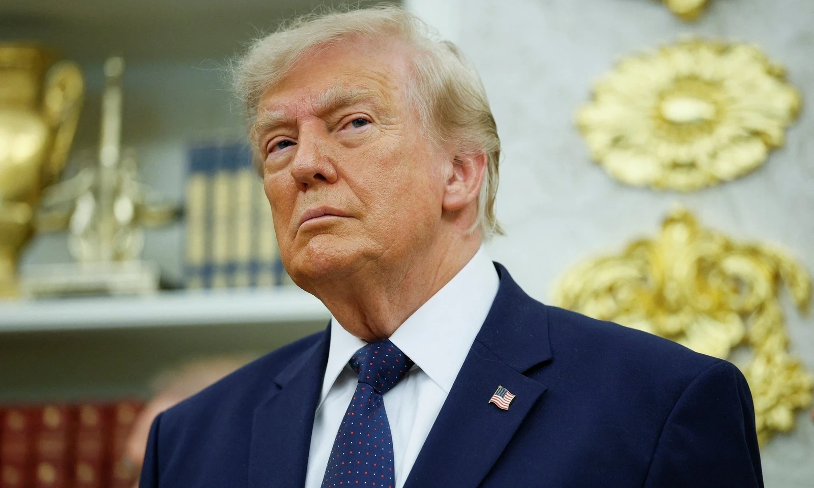 Tàu hàng bị tấn công ở eo biển Hormuz, ông Trump cảnh báo Iran