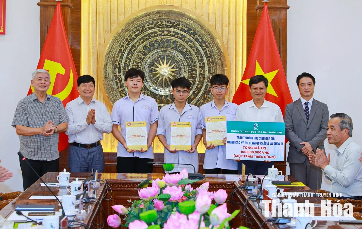 Bí thư Tỉnh ủy Lê Đức Thái gặp mặt, biểu dương học sinh đoạt giải Olympic quốc tế và khu vực năm 2026