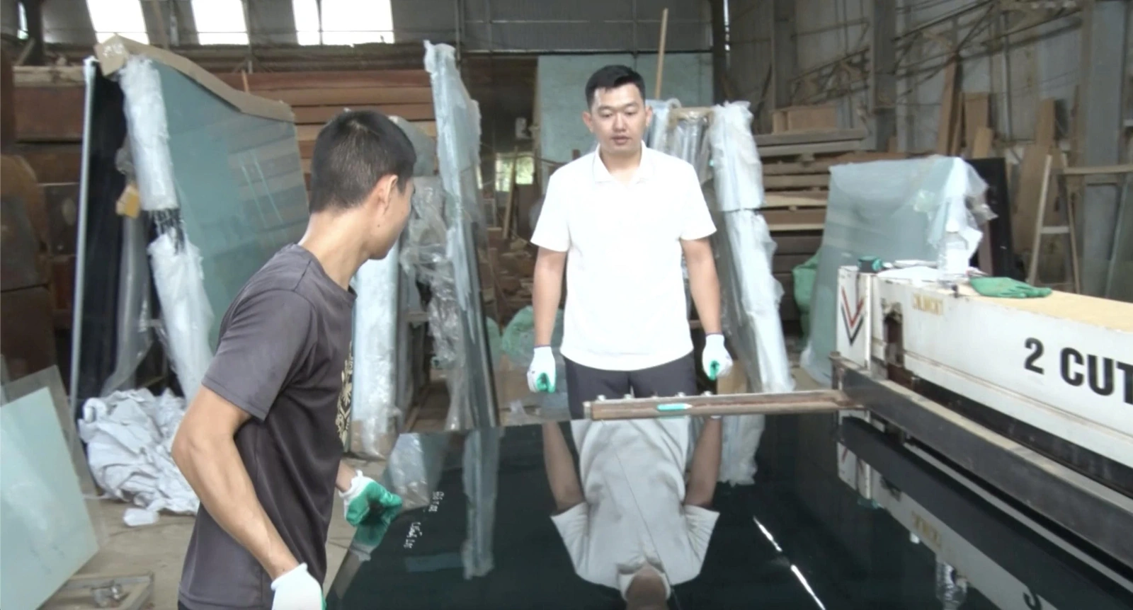 Từ đất khó vươn lên