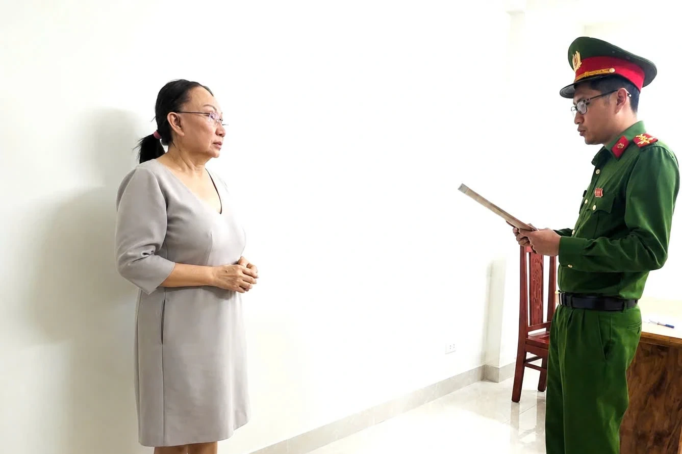 Mở rộng điều tra đường dây buôn lậu kim cương xuyên quốc gia, khởi tố nhiều chủ tiệm vàng lớn 