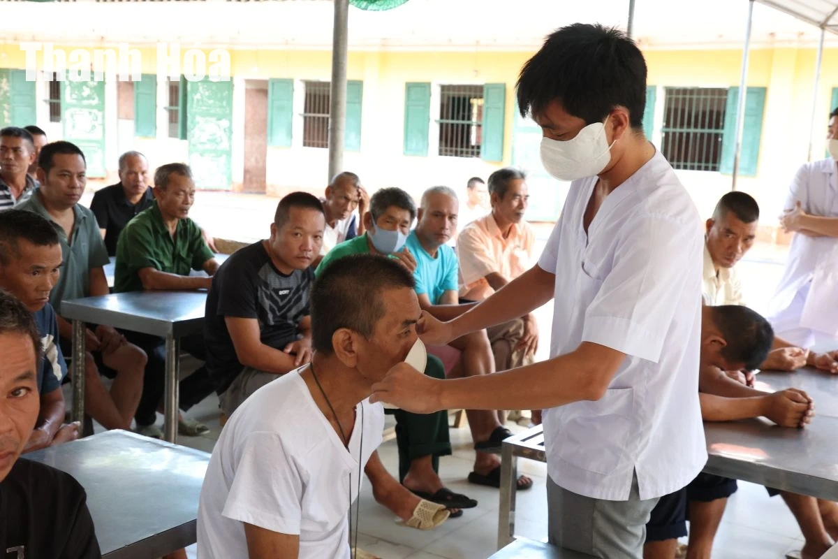 Buổi khám đặc biệt tại Trung tâm Bảo trợ xã hội Thanh Hóa