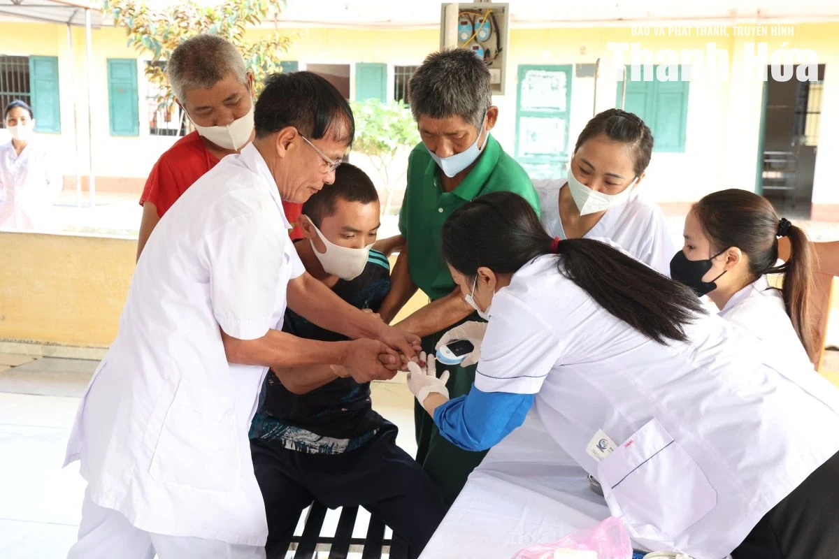 Buổi khám đặc biệt tại Trung tâm Bảo trợ xã hội Thanh Hóa