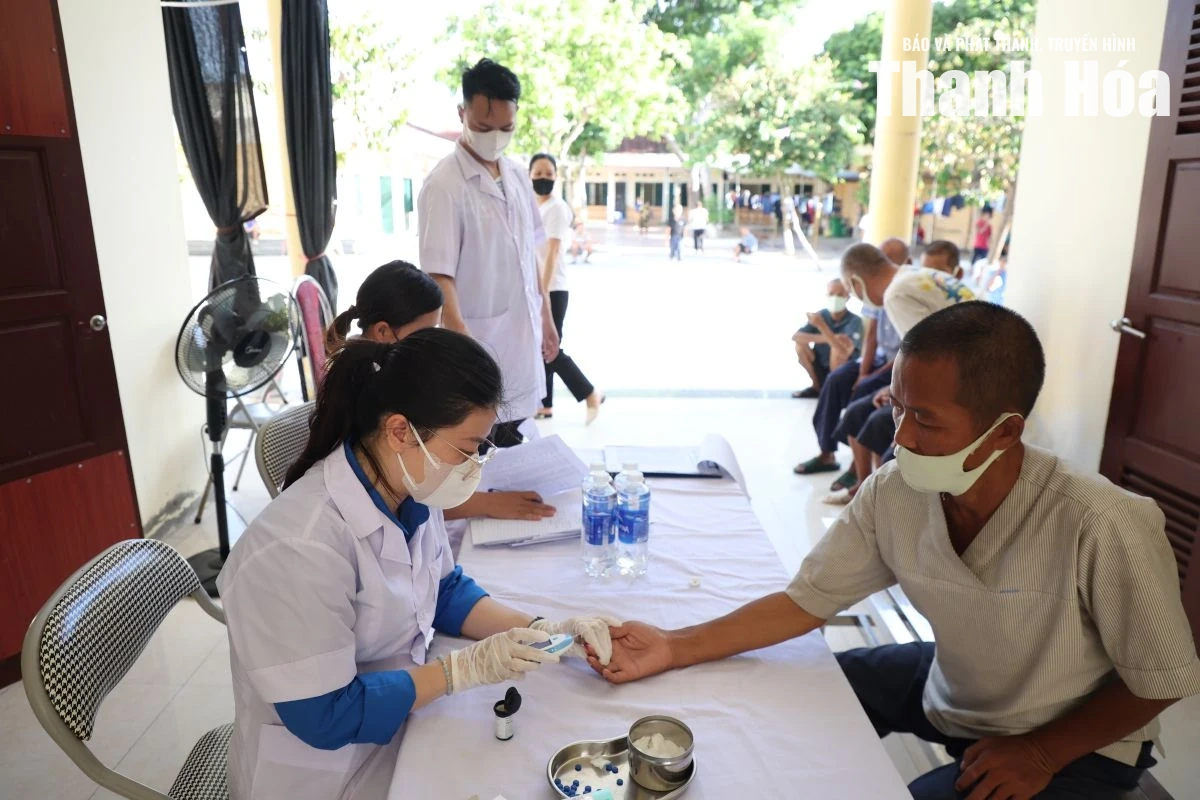 Buổi khám đặc biệt tại Trung tâm Bảo trợ xã hội Thanh Hóa