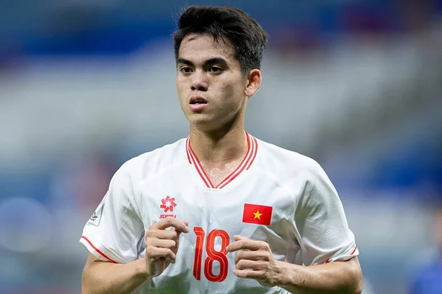 Khuất Văn Khang chia tay tuyển Việt Nam trước thềm ASEAN Cup; Trận tranh hạng ba World Cup 2026 có nguy cơ bị hoãn