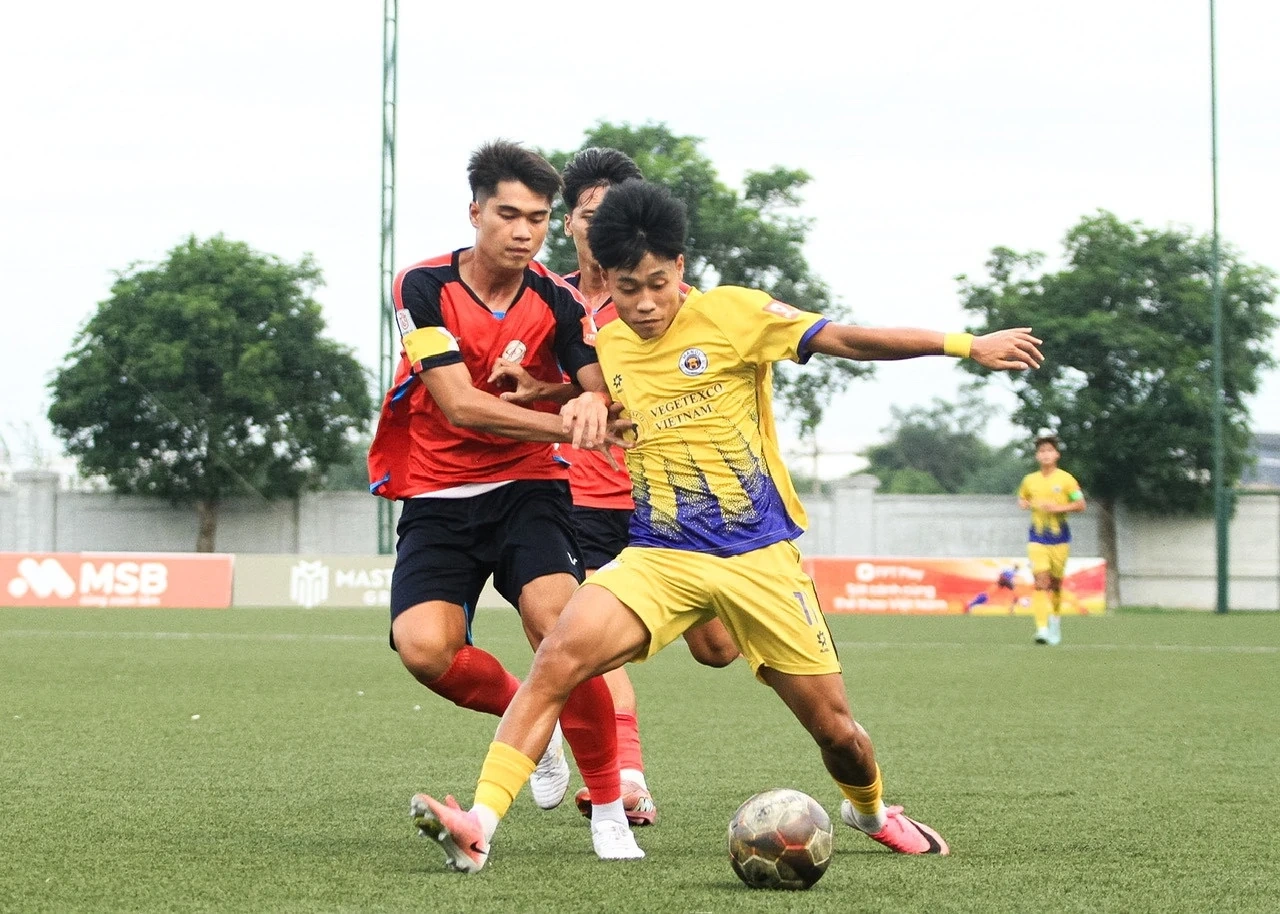 Khuất Văn Khang chia tay tuyển Việt Nam trước thềm ASEAN Cup; Trận tranh hạng ba World Cup 2026 có nguy cơ bị hoãn