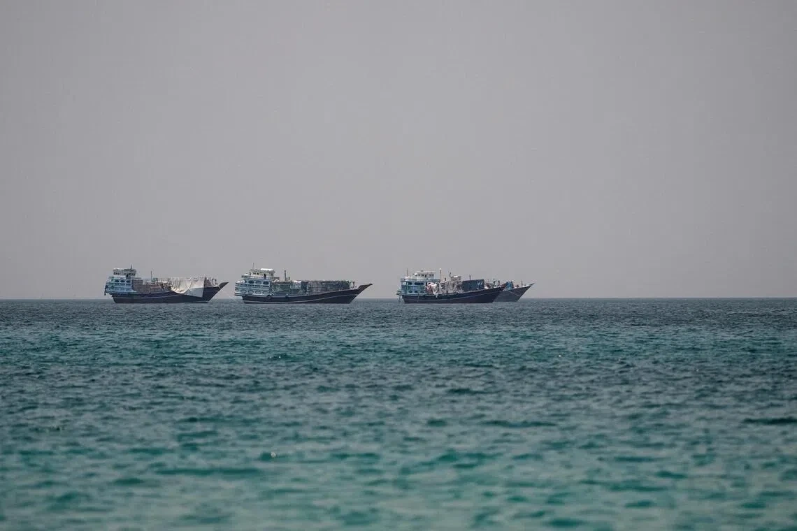 Iran phản đối Mỹ kiểm soát và thu phí tàu thuyền qua eo biển Hormuz