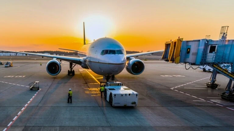 Lượng dự trữ nhiên liệu máy bay của châu Âu chỉ còn đủ dùng chưa đầy một tháng do căng thẳng Mỹ - Iran leo thang