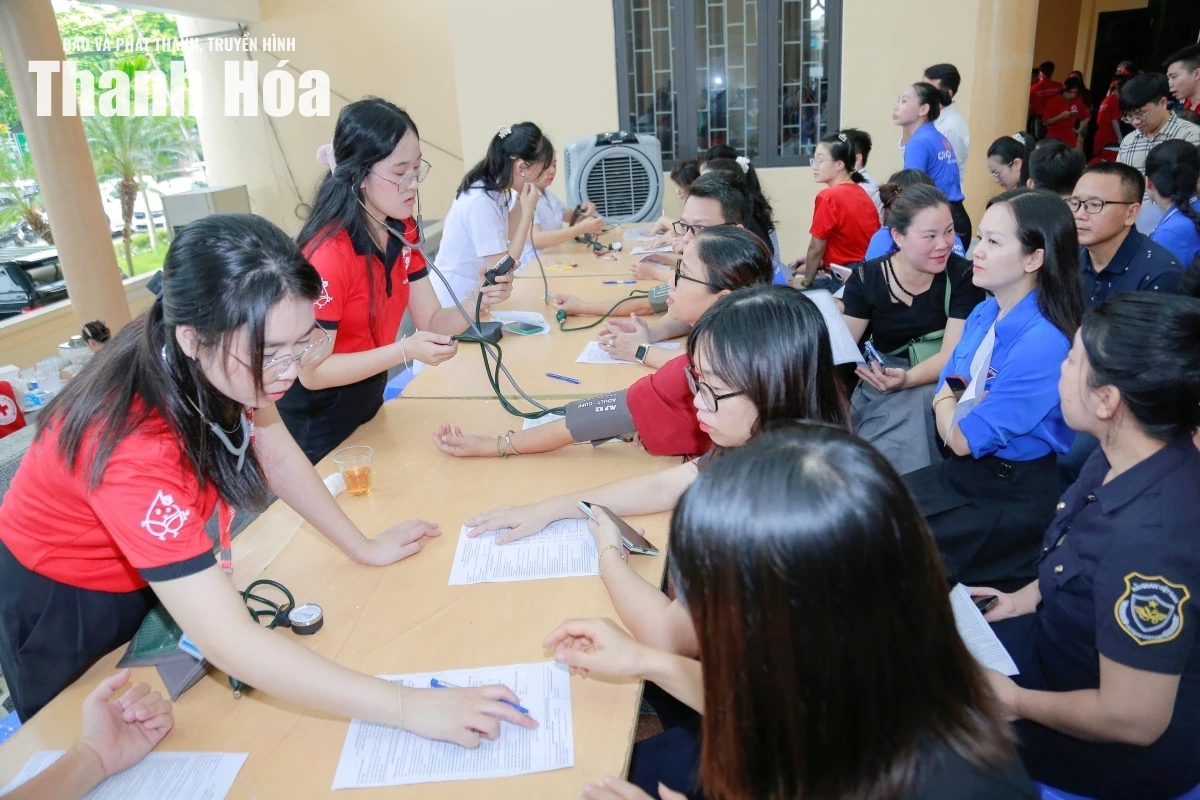 “Giọt hồng xứ Thanh” - Lan tỏa nghĩa cử&nbsp;Một giọt máu cho đi, một cuộc đời ở lại