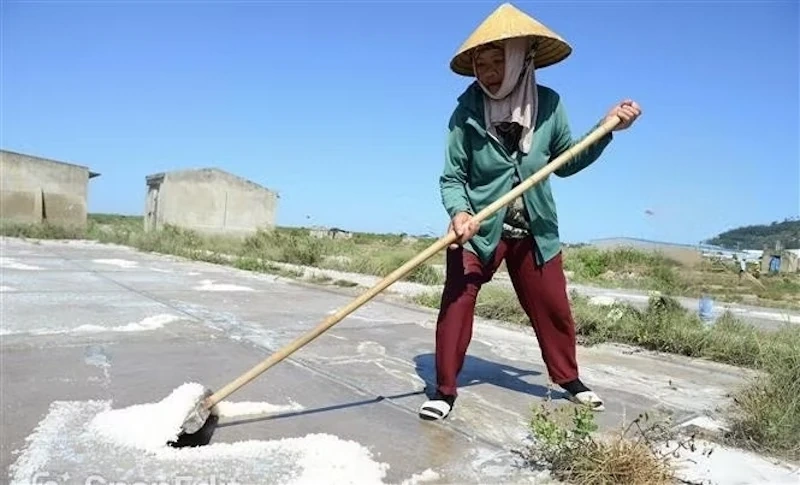Thời tiết ngày 22/7: Miền Trung nắng nóng gay gắt, Bắc Bộ có mưa dông