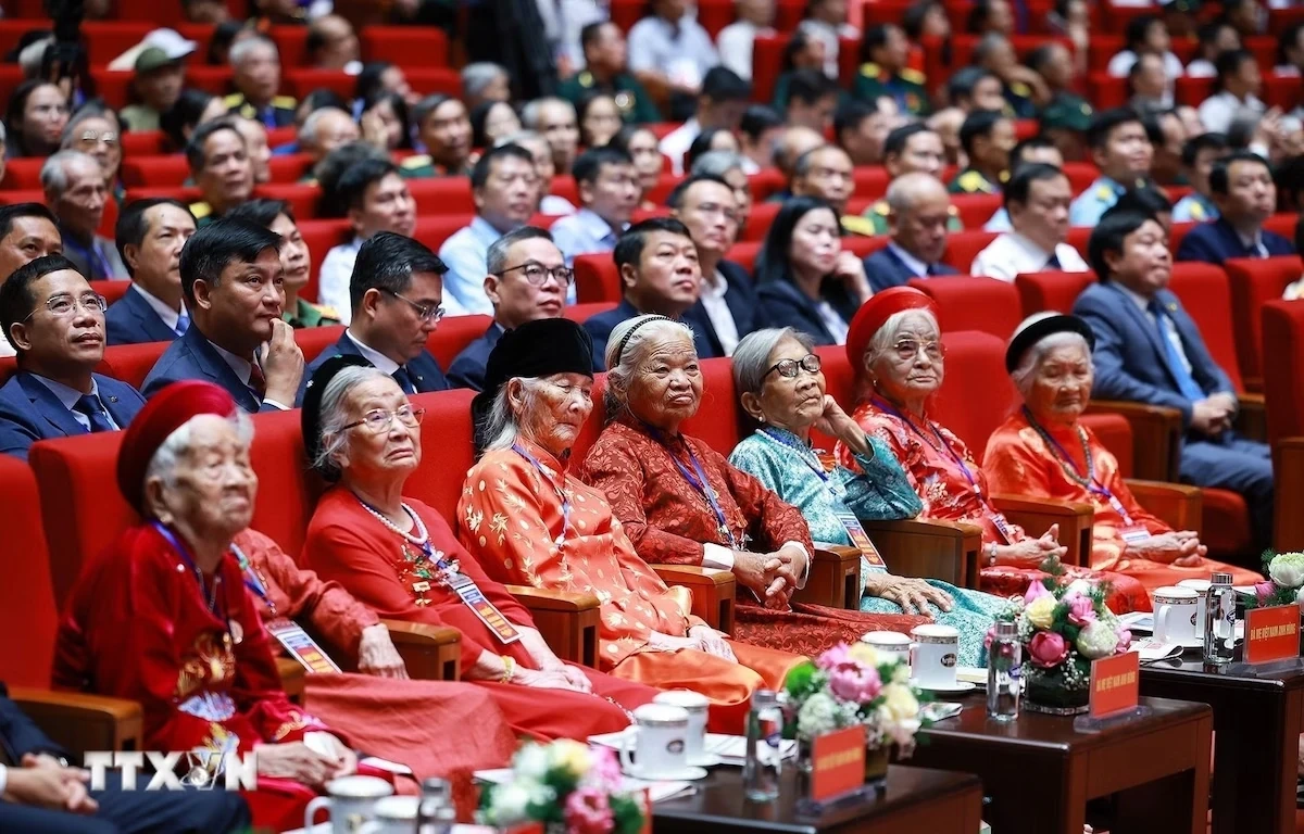 Thủ tướng: Chăm lo người có công với cách mạng là chủ trương nhất quán, thể hiện tính nhân văn sâu sắc