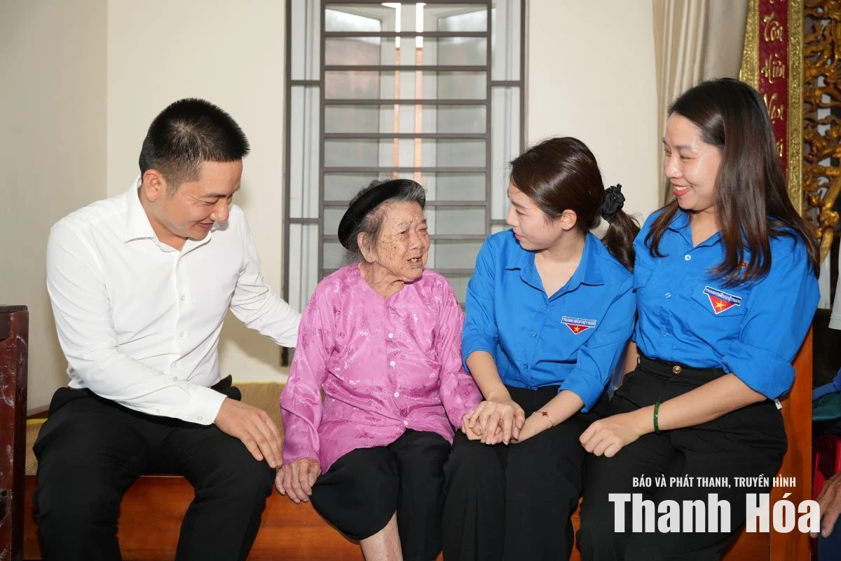 Tuổi trẻ Thanh Hoá tri ân gia đình chính sách tại phường Đào Duy Từ