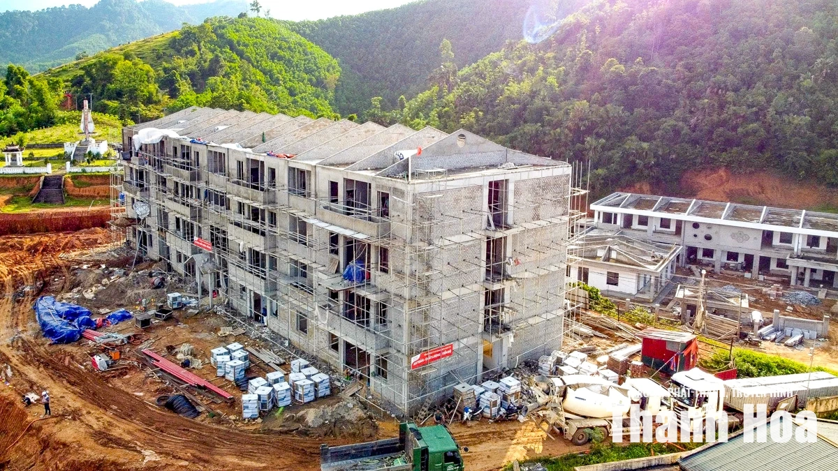 Hình hài ngôi trường nội trú liên cấp ở vùng biên xứ Thanh