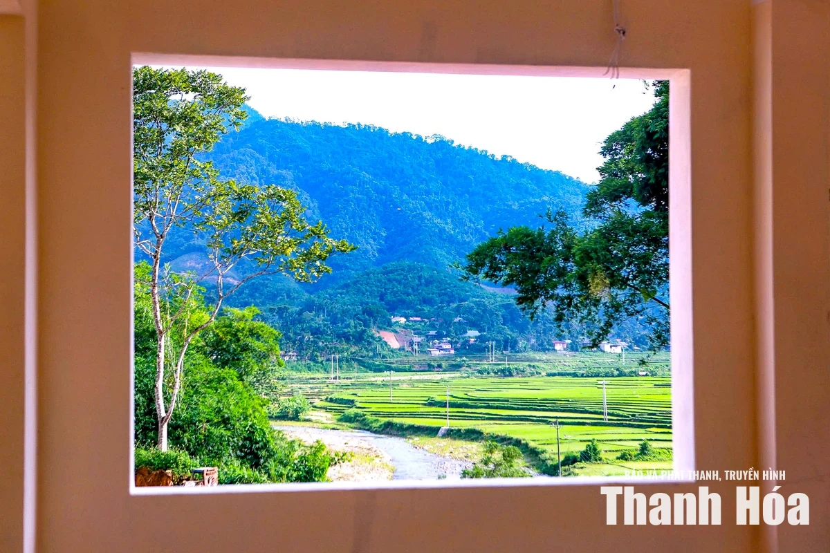 Hình hài ngôi trường nội trú liên cấp ở vùng biên xứ Thanh