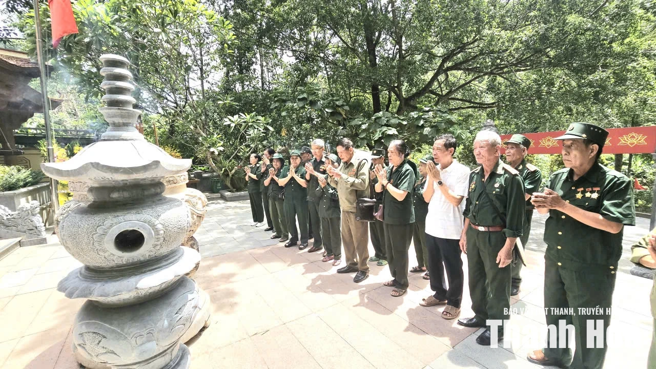 Cựu Thanh niên xung phong N237 Thanh Hóa tri ân các Anh hùng liệt sĩ trên tuyến lửa Trường Sơn