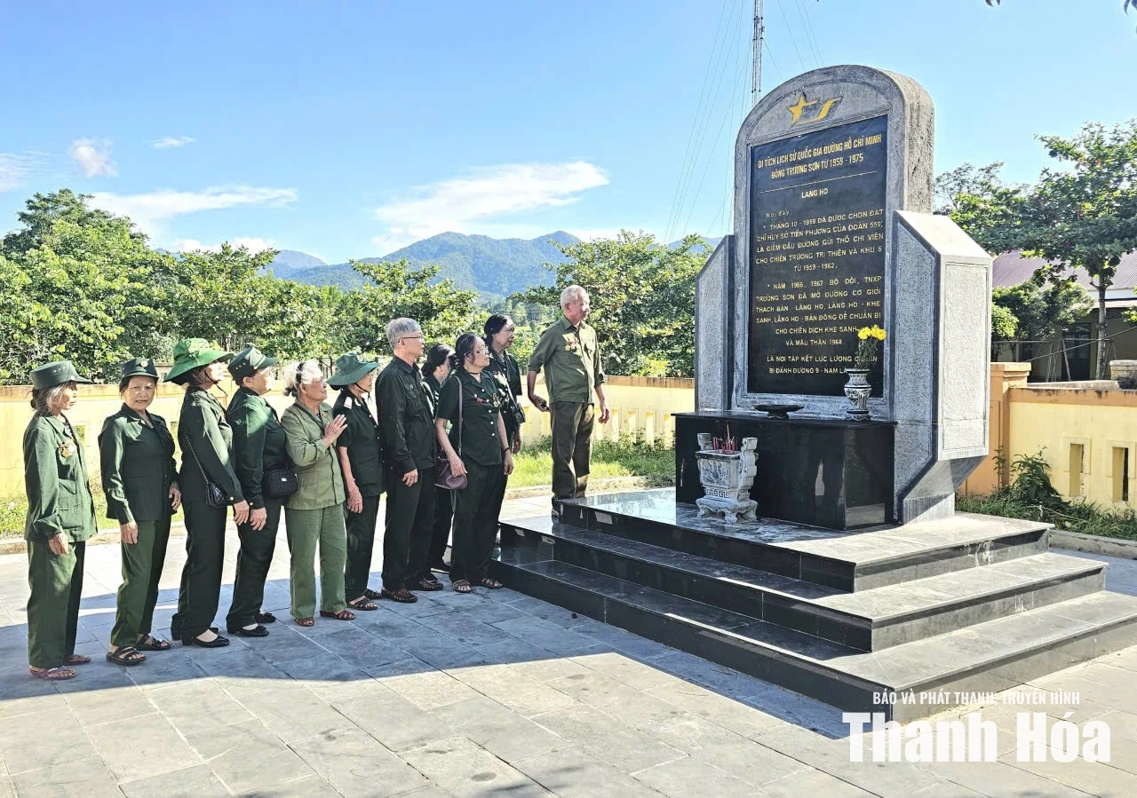 Cựu Thanh niên xung phong N237 Thanh Hóa tri ân các Anh hùng liệt sĩ trên tuyến lửa Trường Sơn