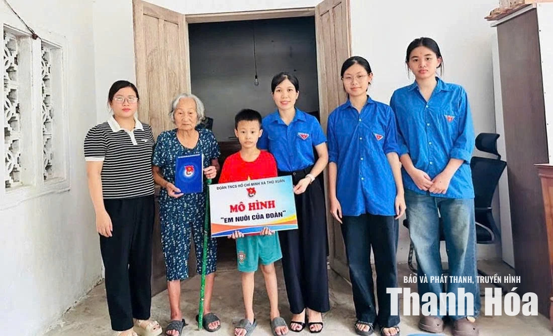Tuổi trẻ Thanh Hóa “Nâng bước em đến trường”