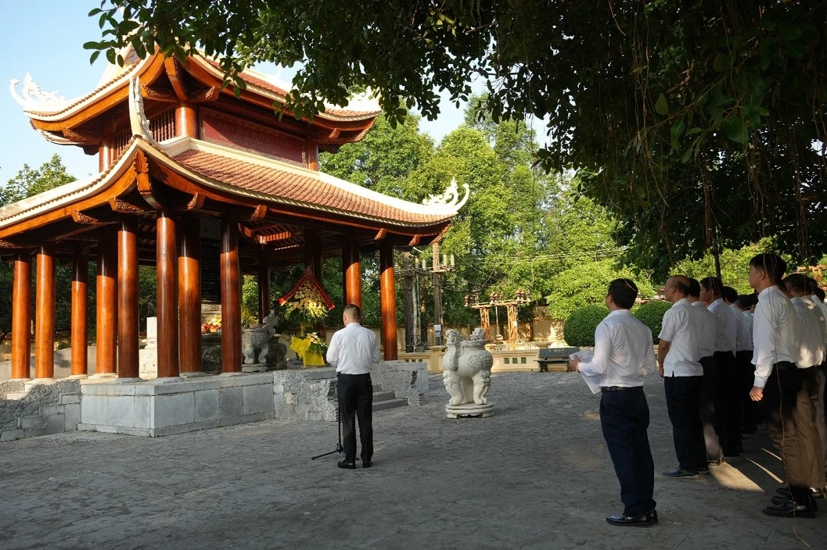 Công ty Điện lực Thanh Hóa tiếp nối truyền thống “Uống nước nhớ nguồn”