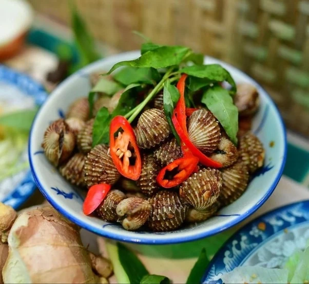 Du lịch biển miền Trung ăn gì? 10 món ngon nhất định phải thử
