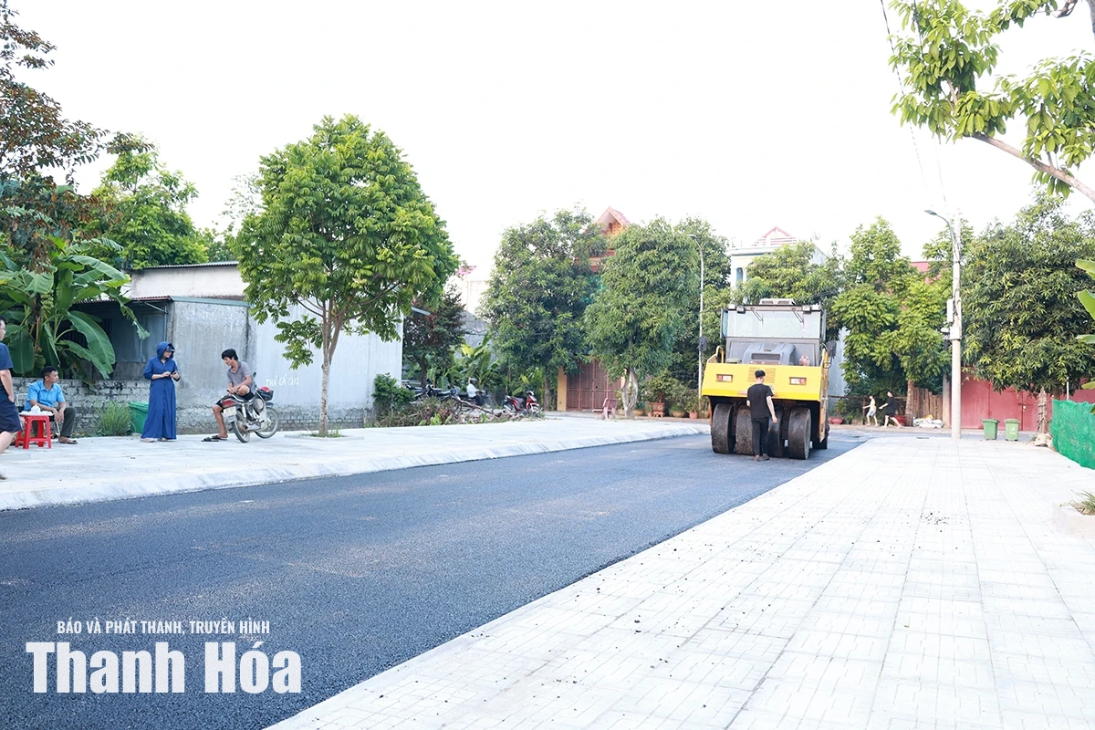 Đường quê khởi sắc từ lòng dân
