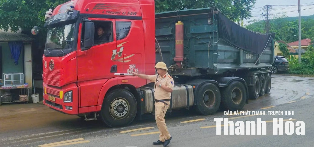 Chấn chỉnh tình trạng xe tải trọng lớn lưu thông qua cầu làng Mùn sau phản ánh của Báo và Phát thanh, truyền hình Thanh Hóa