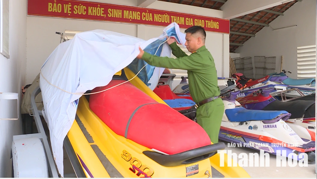 Xử lý tình trạng mô tô nước hoạt động trái phép tại biển Sầm Sơn