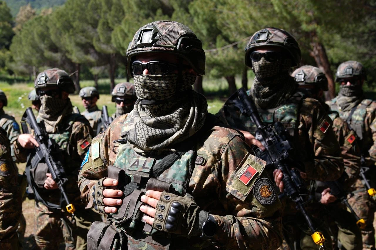 Albania thông qua khoản vay 302 triệu USD của Mỹ để thực hiện cam kết với NATO