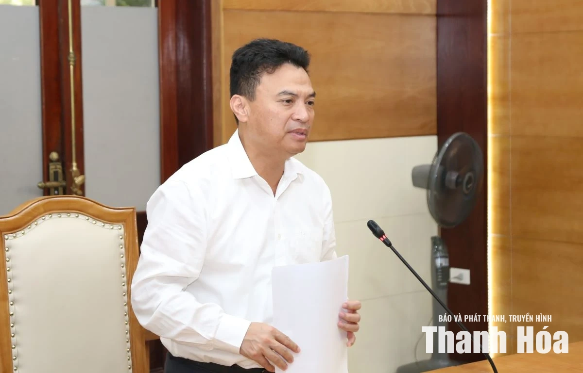 Chủ tịch UBND tỉnh Tô Anh Dũng làm việc với Ban Quản lý Khu Kinh tế Nghi Sơn và các Khu công nghiệp