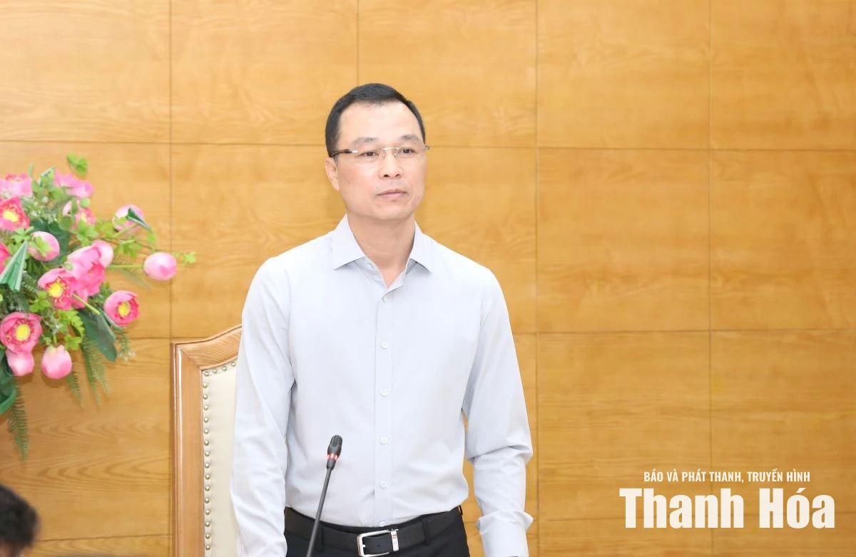 Chủ tịch UBND tỉnh Tô Anh Dũng làm việc với Ban Quản lý Khu Kinh tế Nghi Sơn và các Khu công nghiệp