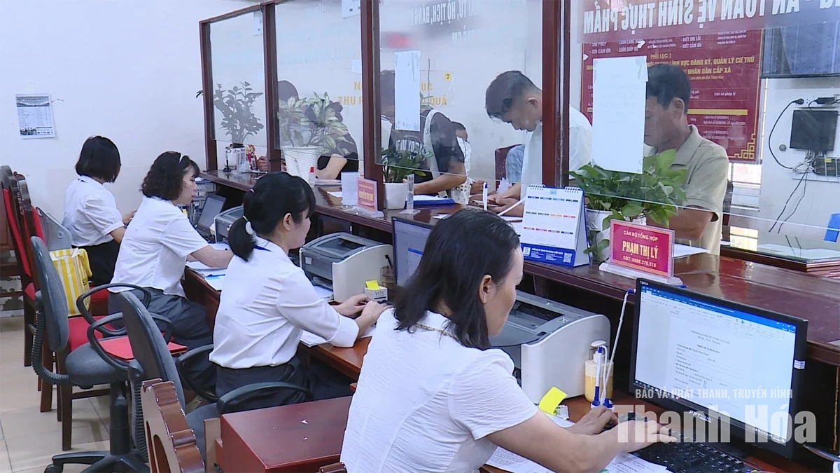 Chuyện những cán bộ xã&nbsp;làm hết việc chứ không làm hết giờ