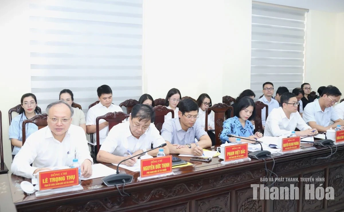 Chủ tịch UBND tỉnh Tô Anh Dũng làm việc với Sở Tài chính