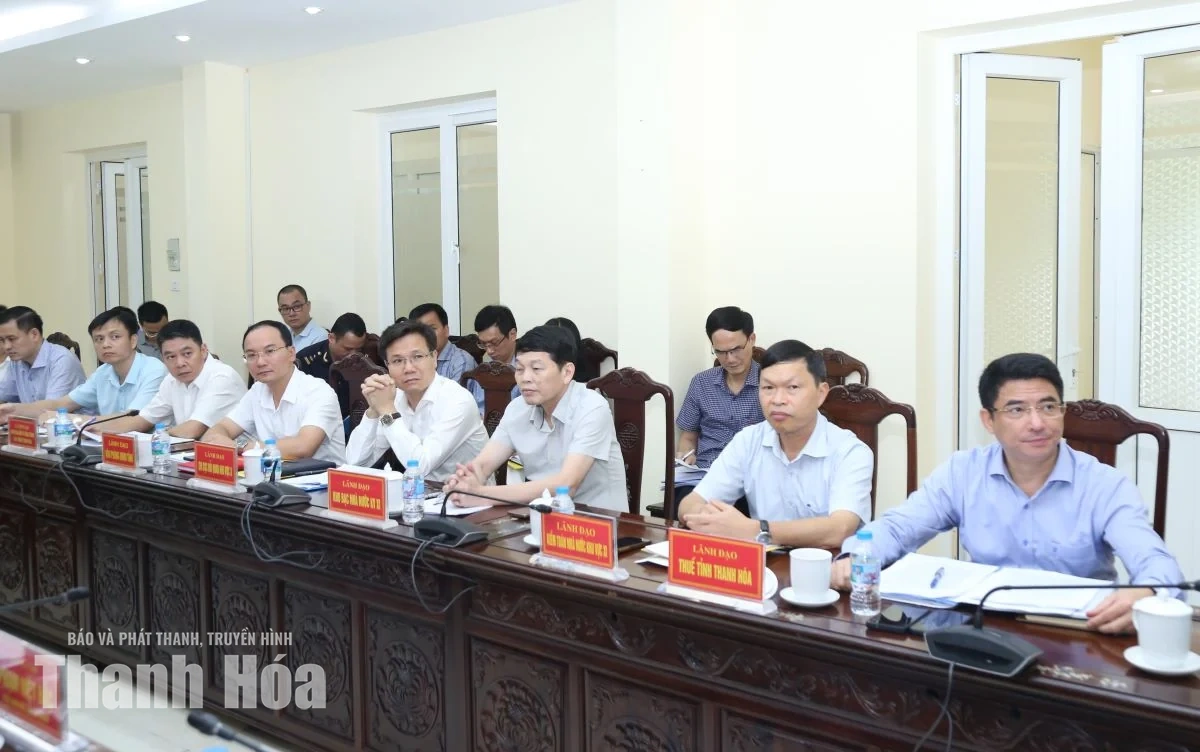 Chủ tịch UBND tỉnh Tô Anh Dũng làm việc với Sở Tài chính