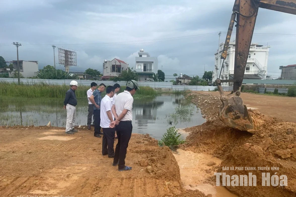 Không để người dân sống trong cảnh ngập nước khi chờ tái định cư