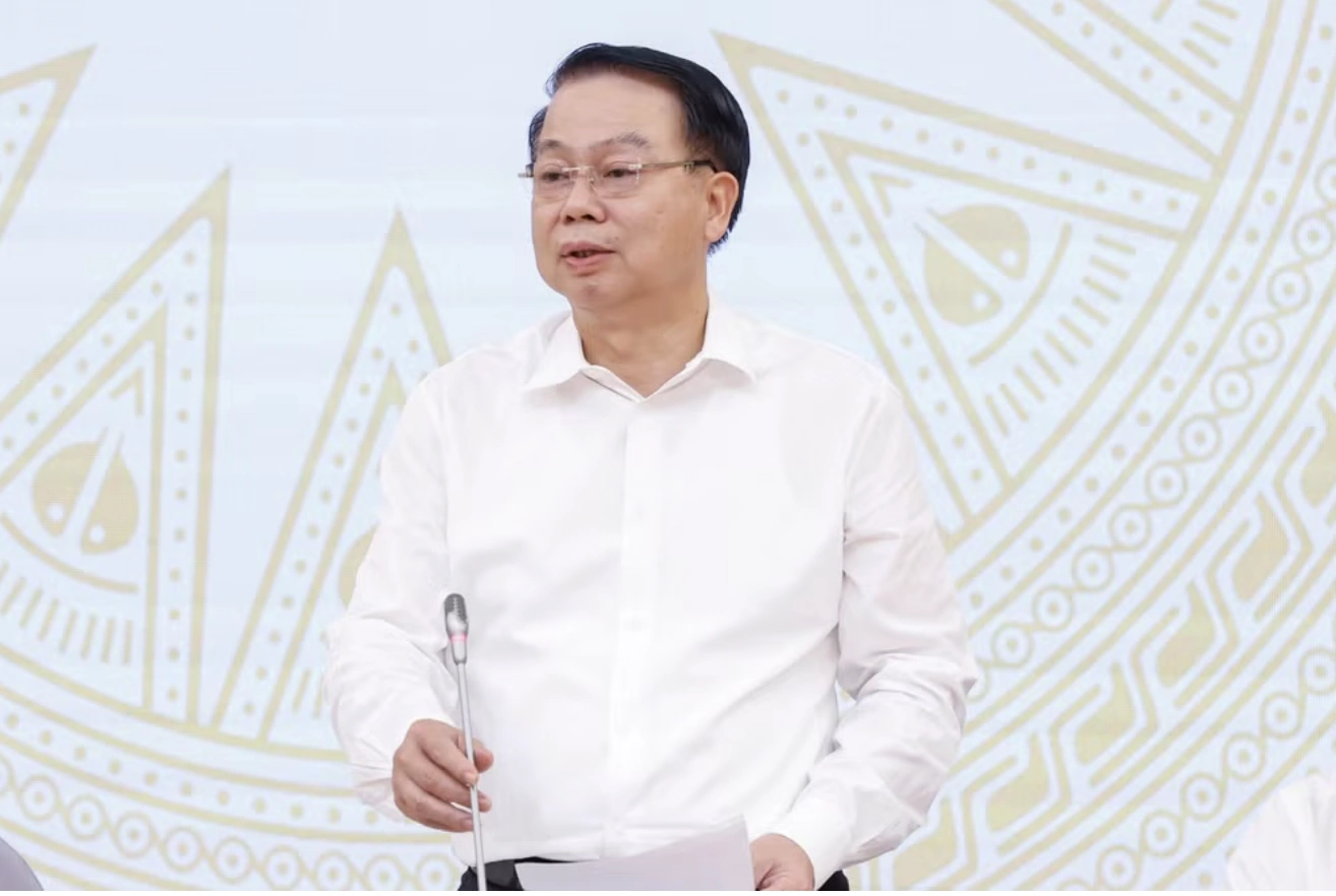 Gia hạn thuế, giảm phí, hỗ trợ giá xăng dầu tiếp sức doanh nghiệp và người dân