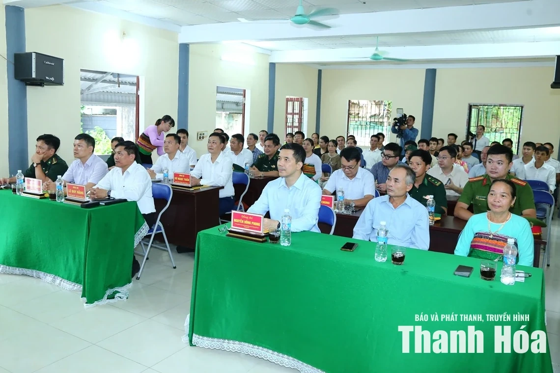 Phó Bí thư Thường trực Tỉnh ủy Nguyễn Hồng Phong dự sinh hoạt chi bộ tại xã Hiền Kiệt