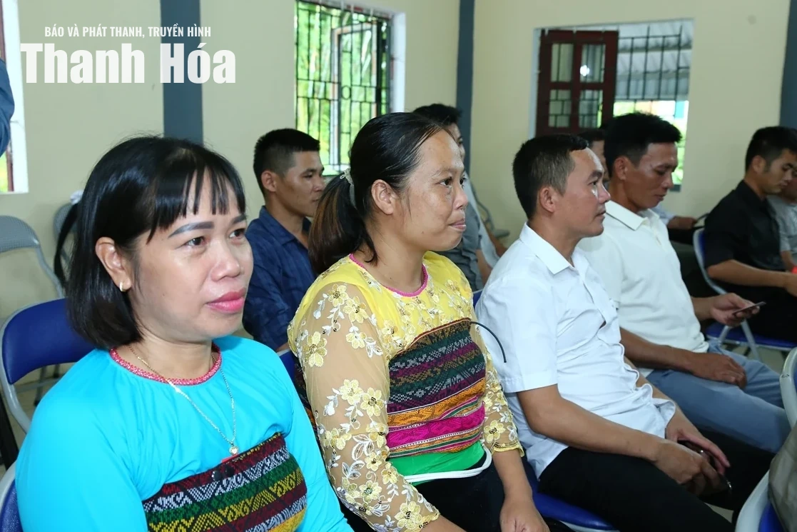 Phó Bí thư Thường trực Tỉnh ủy Nguyễn Hồng Phong dự sinh hoạt chi bộ tại xã Hiền Kiệt