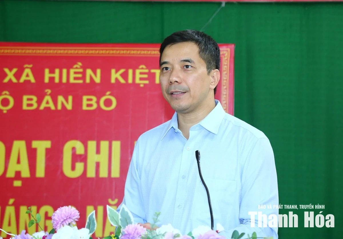 Phó Bí thư Thường trực Tỉnh ủy Nguyễn Hồng Phong dự sinh hoạt chi bộ tại xã Hiền Kiệt
