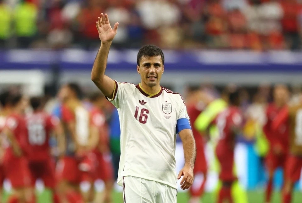 Trọng tài “quen” bắt trận tuyển Việt Nam - Campuchia; Rodri ưu tiên chọn Real Madrid