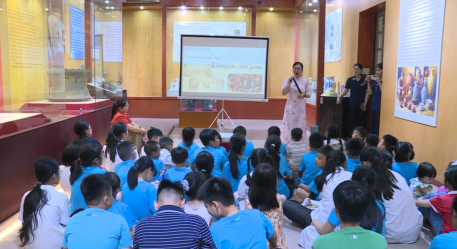 Đặc sắc không gian trưng bày về bảo vật quốc gia và gốm men tại Bảo tàng Thanh Hóa