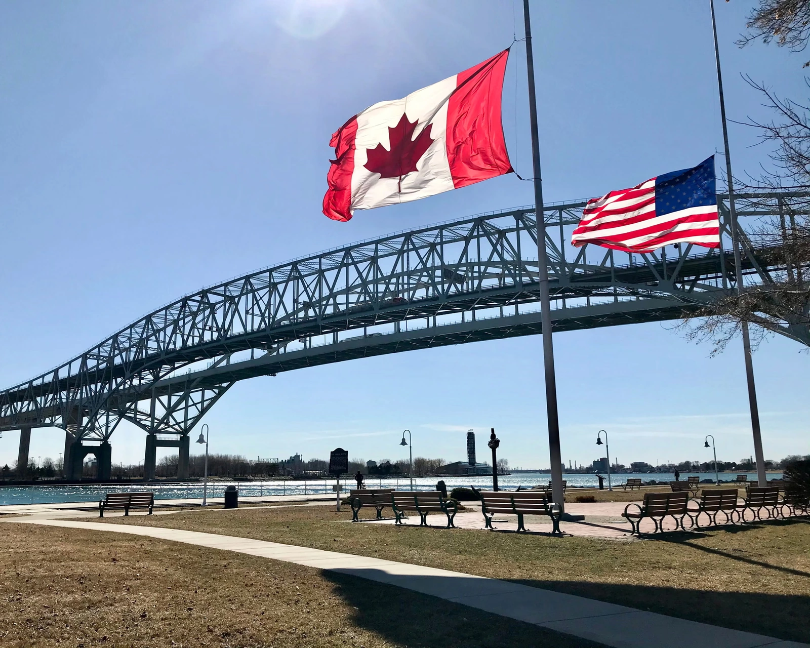 Người Canada giảm mạnh chi tiêu du lịch Mỹ sau khi ông Trump trở lại Nhà Trắng