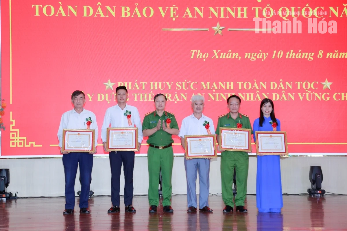 Phó Bí thư Tỉnh ủy Trịnh Tuấn Sinh dự Ngày hội “Toàn dân bảo vệ an ninh Tổ quốc” tại xã Thọ Xuân