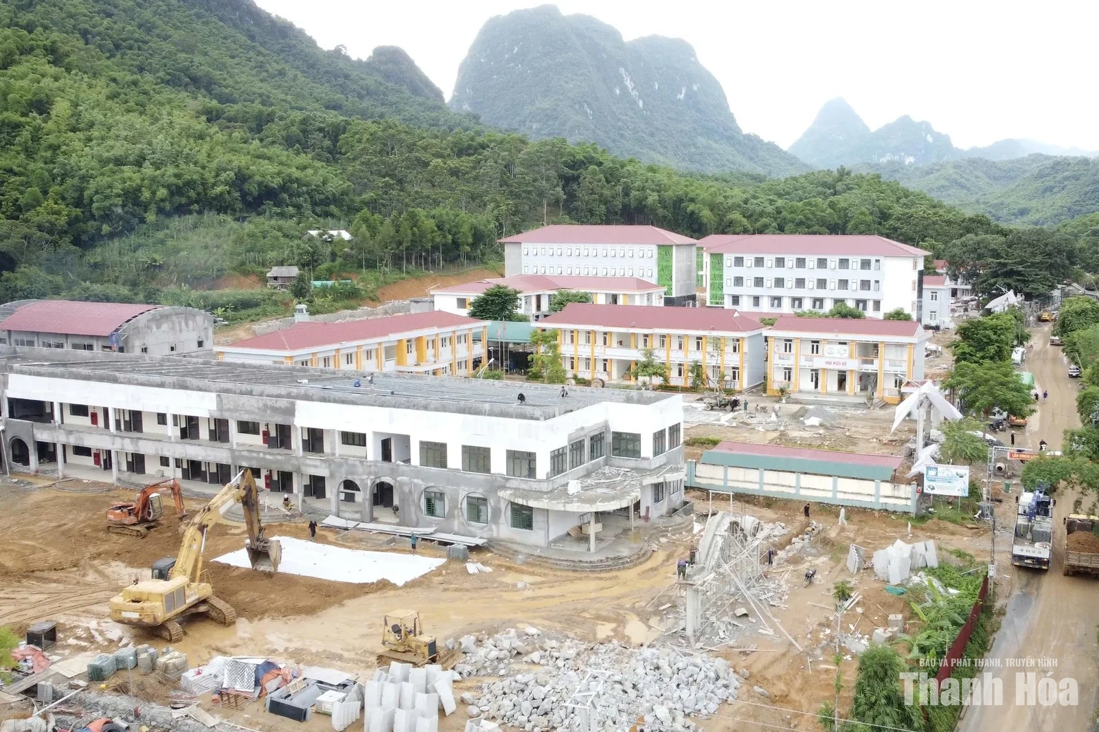 Điểm sáng về tiến độ xây dựng trường nội trú liên cấp vùng biên