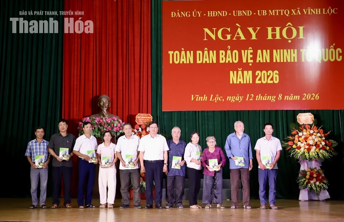 Phó Chủ tịch Thường trực UBND tỉnh Mai Xuân Liêm dự Ngày hội Toàn dân bảo vệ an ninh Tổ quốc tại xã Vĩnh Lộc